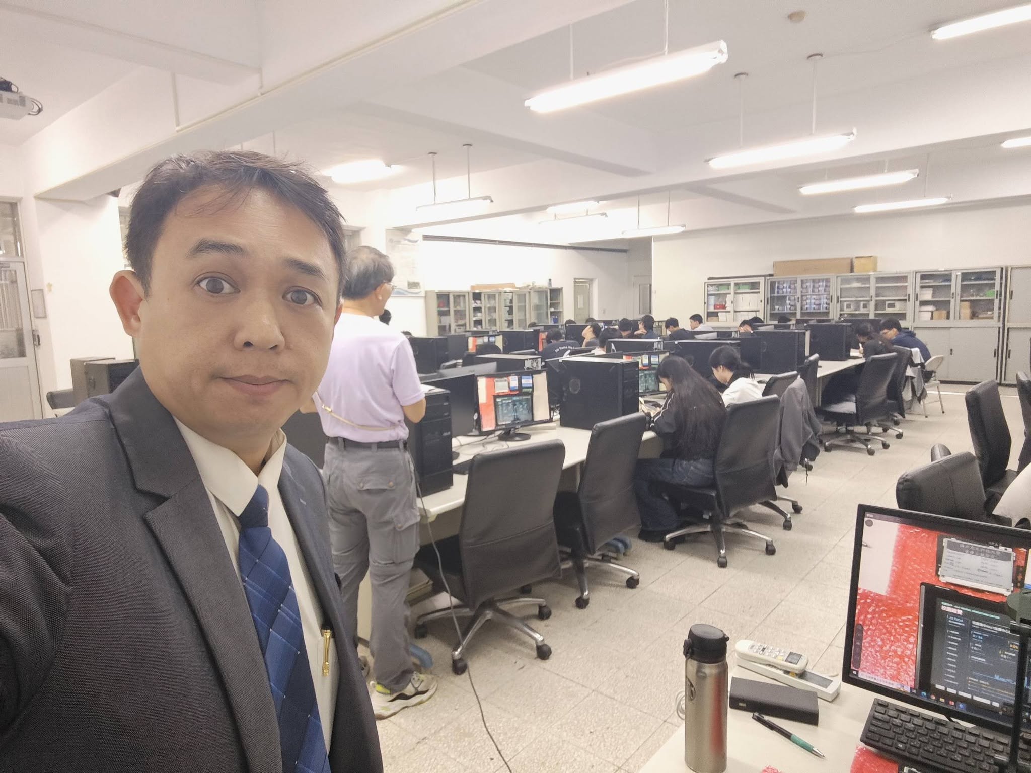 國立虎尾科技大學電機工程學系微處理機實習課堂